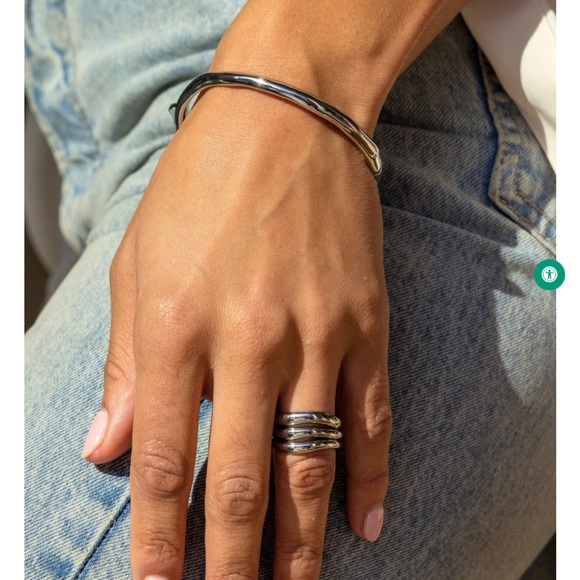 Stella & Dot silver ring trio size 5 - Picture 3 of 5